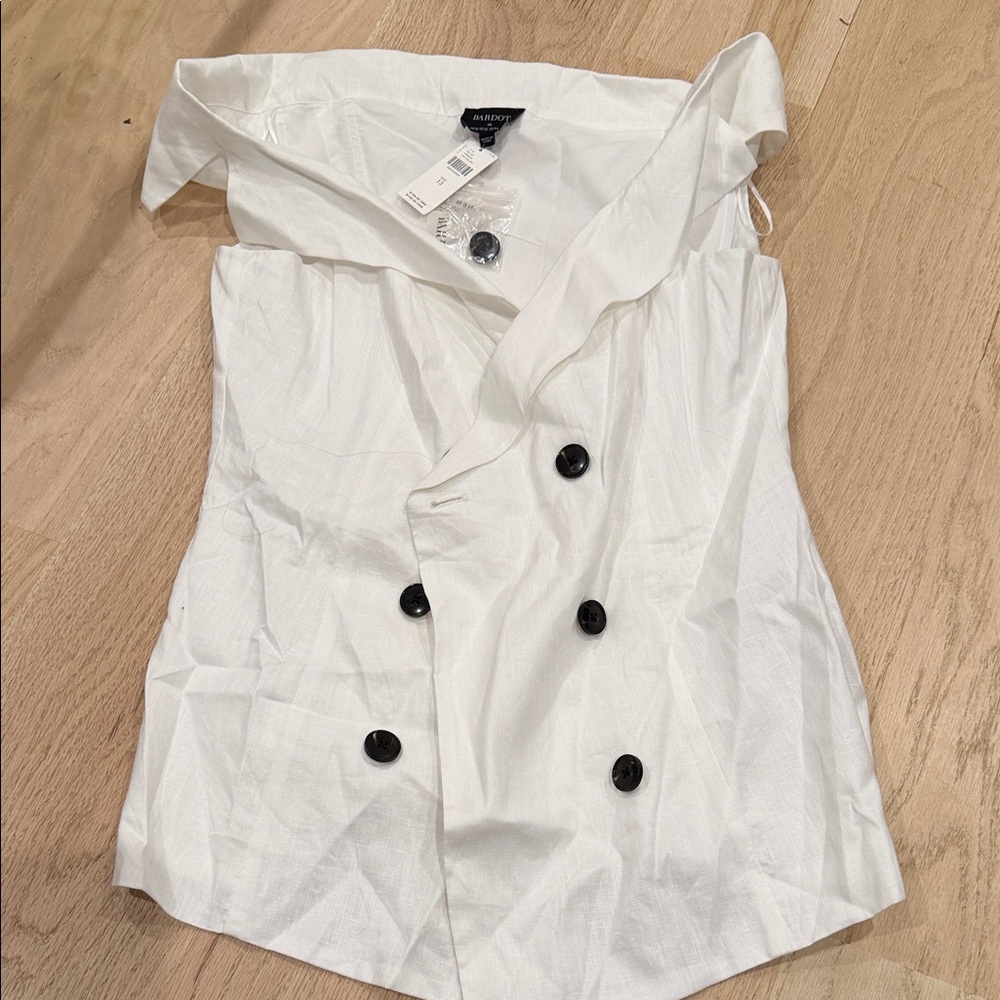 Bardot White Top with Black Button